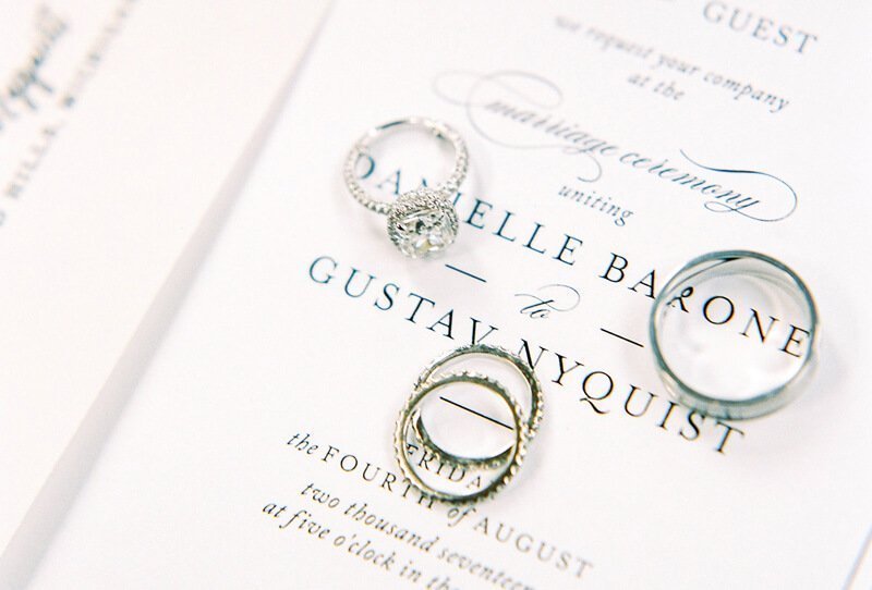 Elegante Gartenhochzeit in Schweden von 2 Brides Photography Elegante Gartenhochzeit in Schweden von 2 Brides Photography